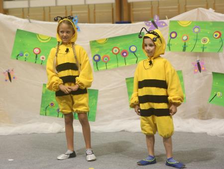 PRVOŠOLČKI RAKEK 07 FOTO LJUBO VUKELIČ